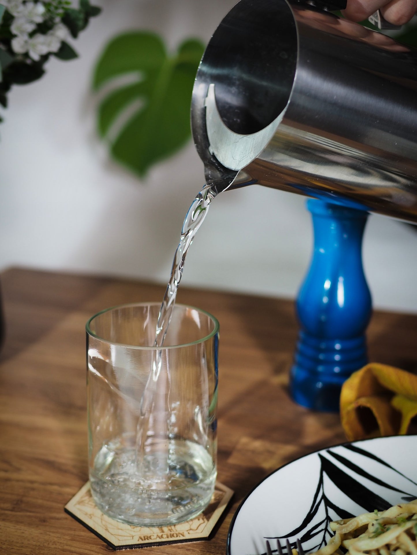 Objet déco écoresponsable en verre recyclé bouteille vin transparent, idéal cadeau durable